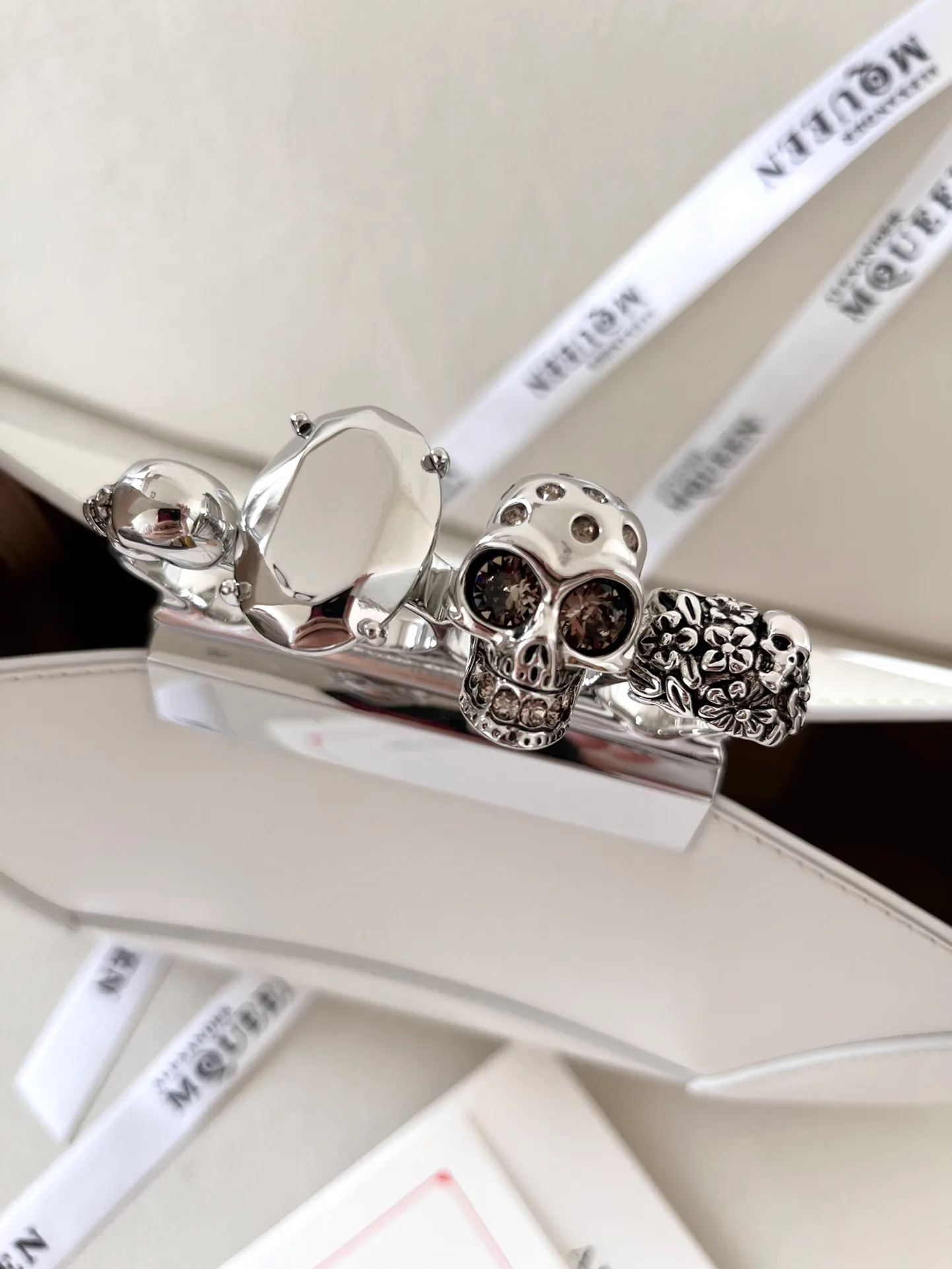 Сумки На Ремне Женские Alexander Mcqueen 11472546