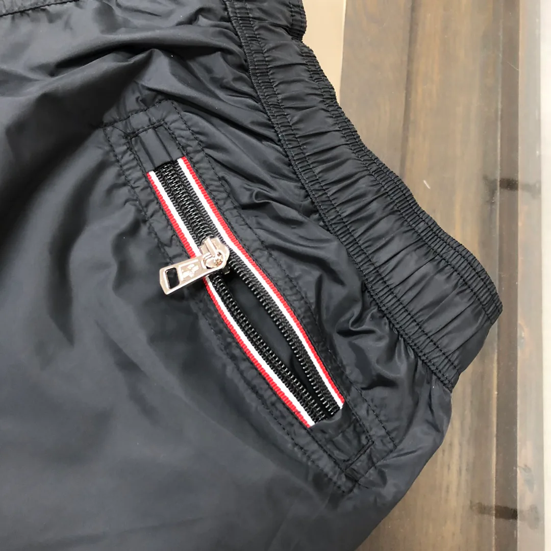 Шорты Мужские Moncler 11239100
