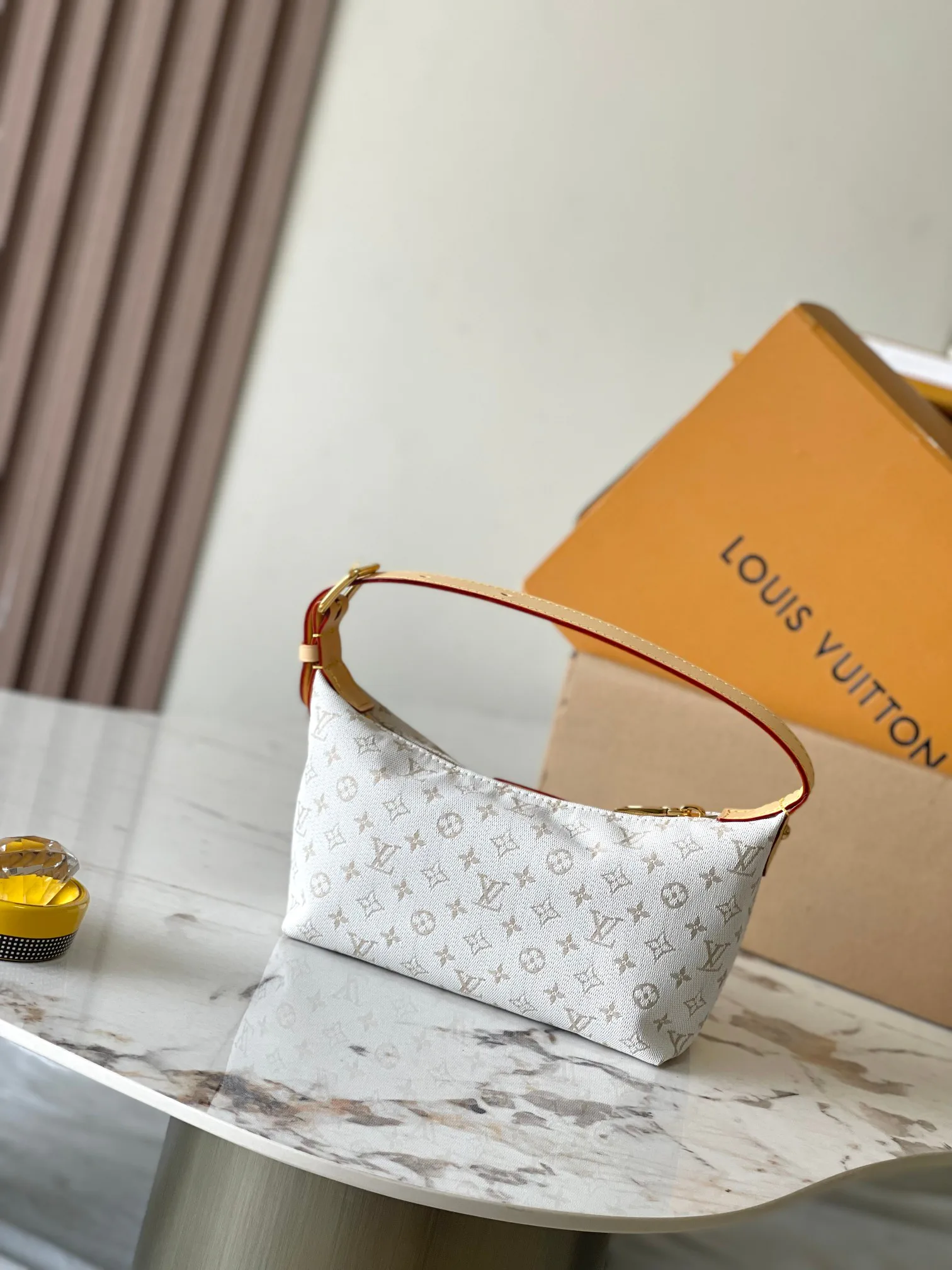 Клатчи Женские Louis Vuitton 15089504