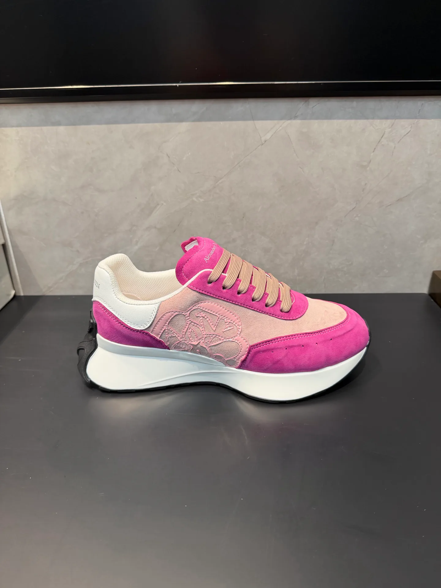 Кроссовки Женские Alexander Mcqueen 18363888