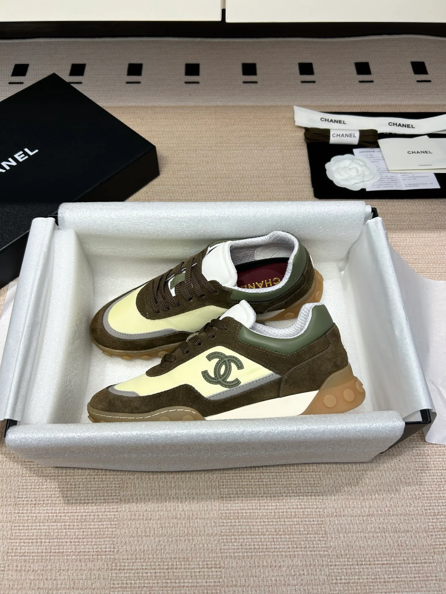 Кроссовки Женские Chanel 11579323