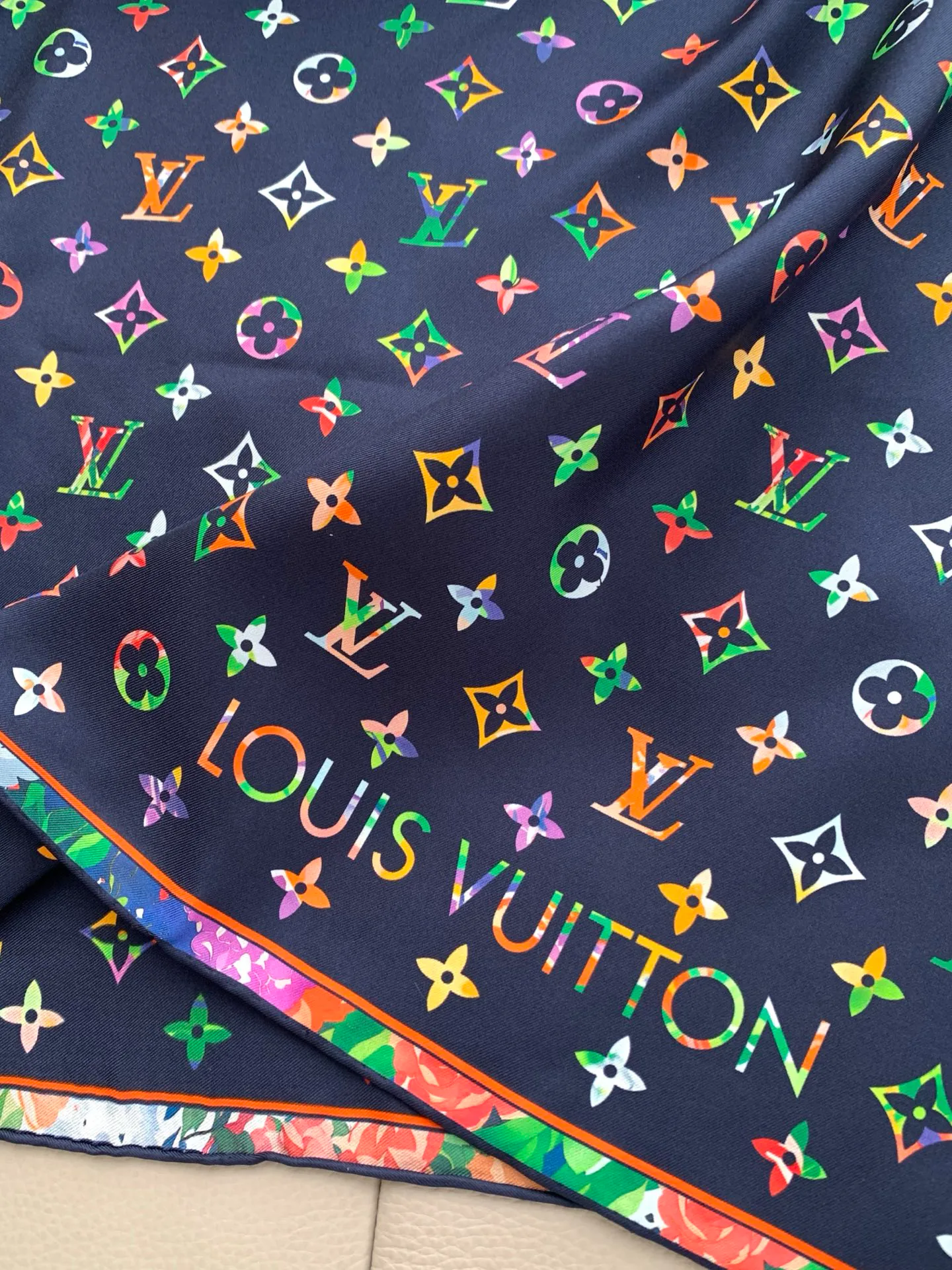 Платки Louis Vuitton 18476595