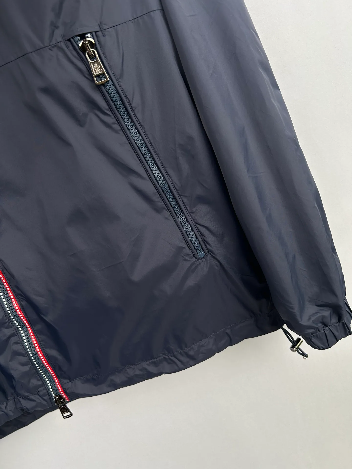 Куртки И Пуховики Мужские Moncler 13137535
