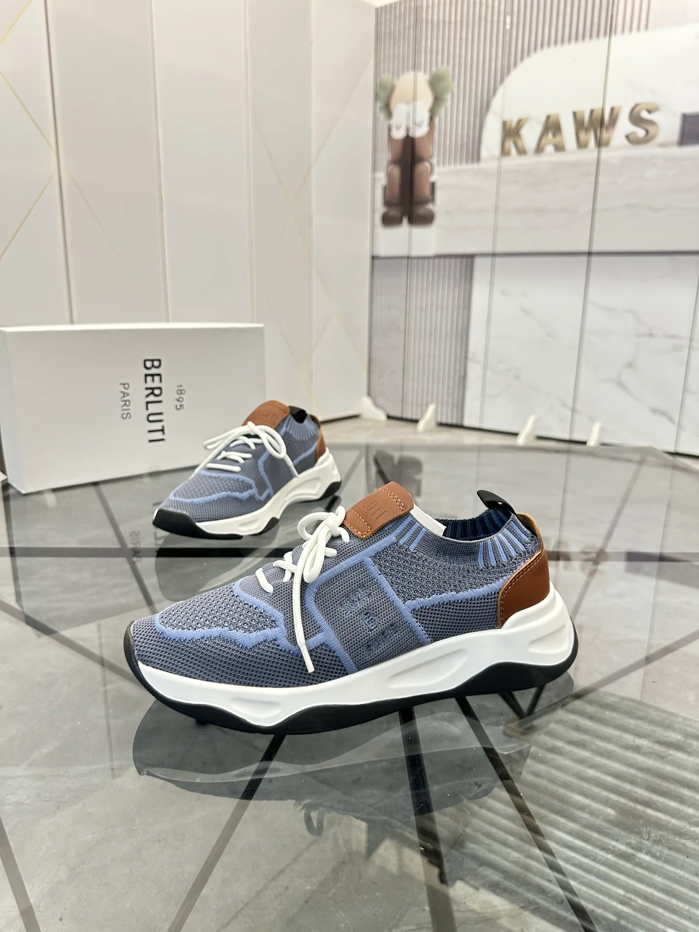 Кроссовки Женские Berluti 462882