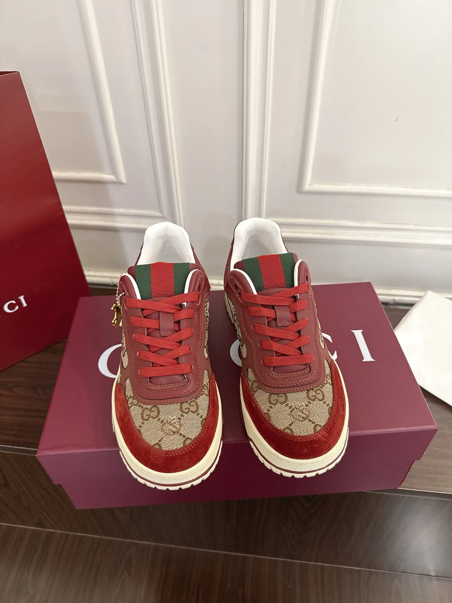 Кроссовки Женские Gucci 983418