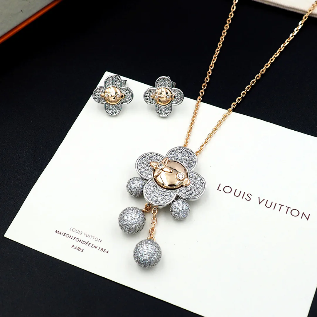Бижутерия Louis Vuitton 17903201