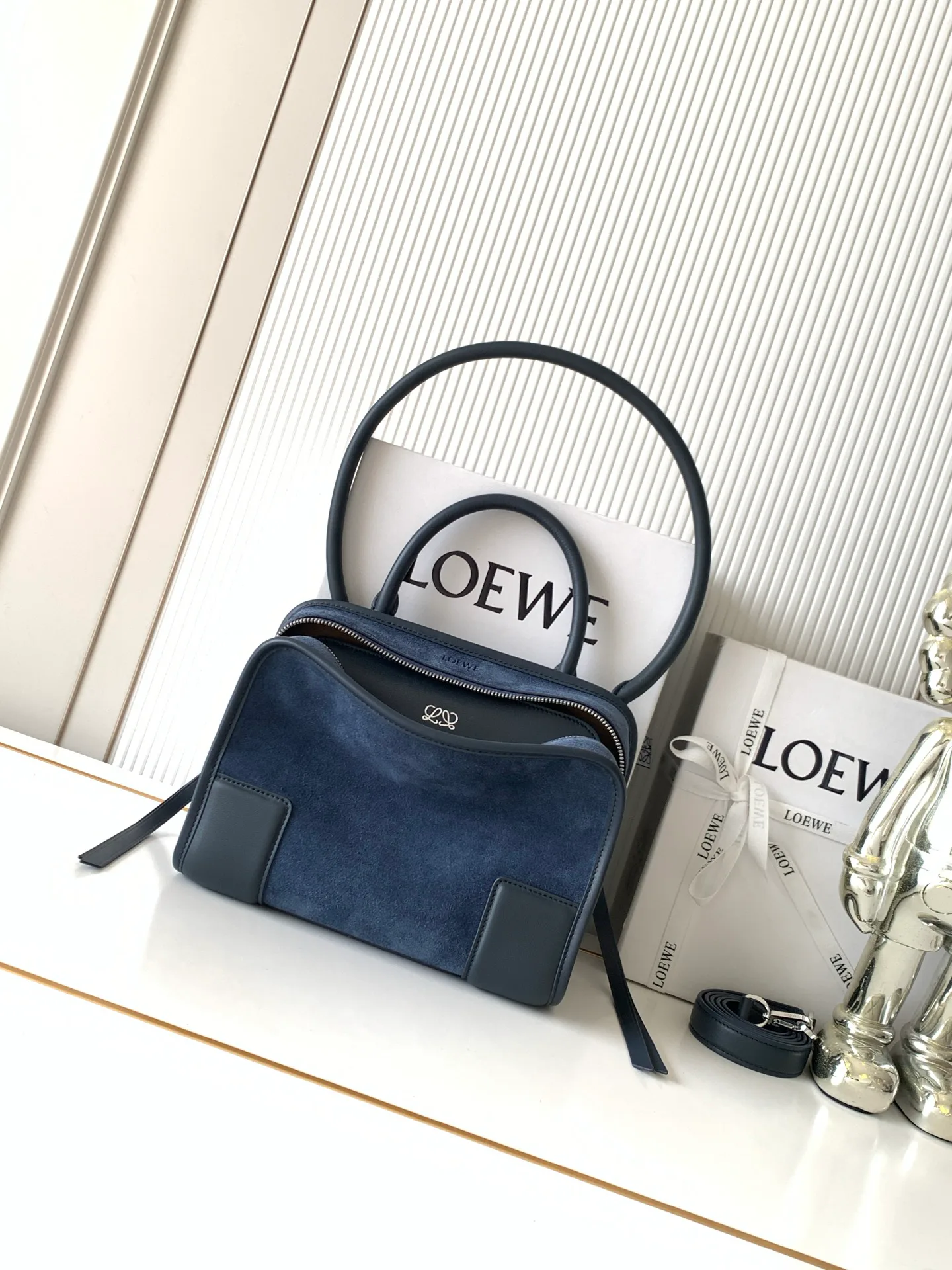 Классические Сумки Женские Loewe 18004761