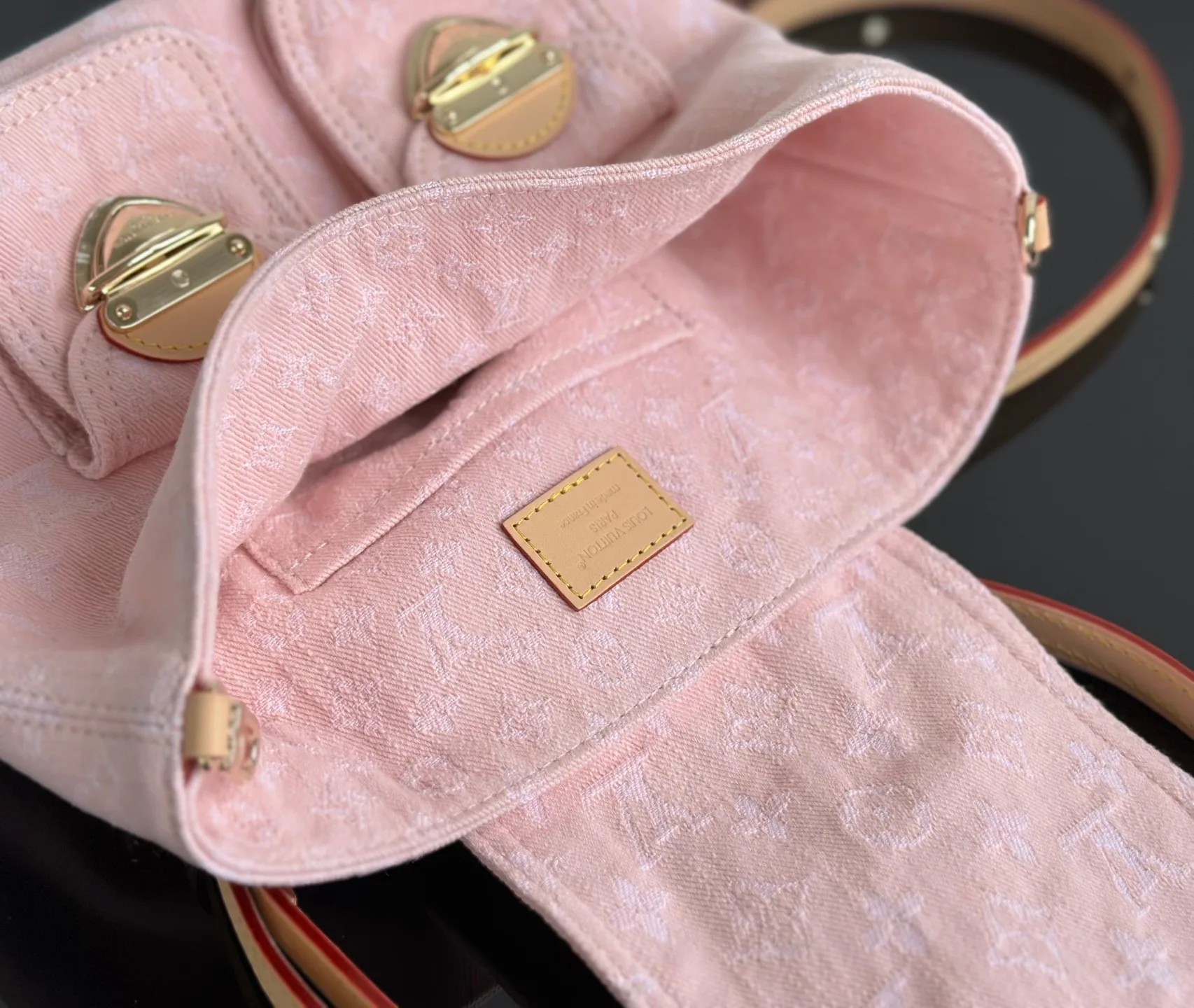 Рюкзаки Женские Louis Vuitton 18376511