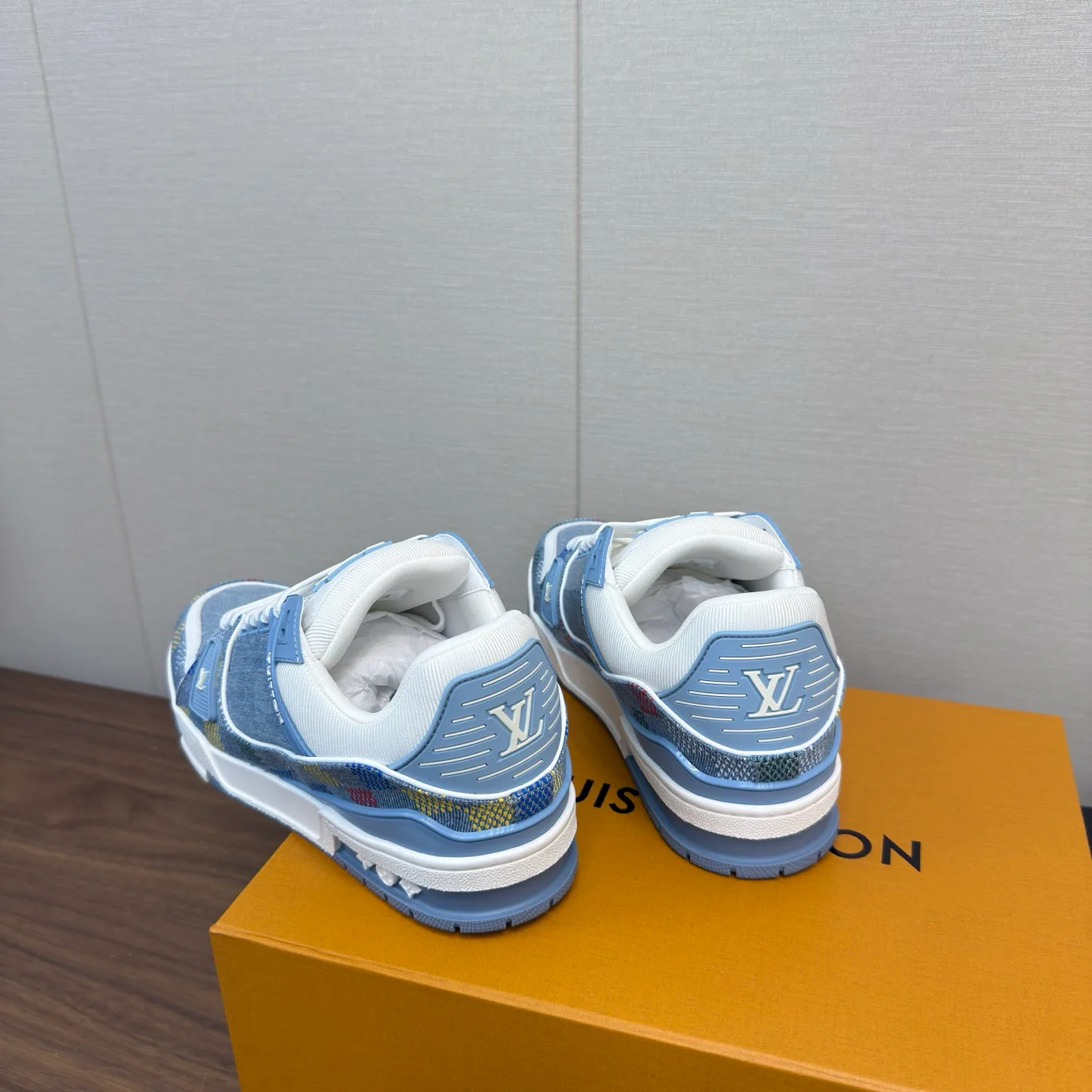 Кроссовки Женские Louis Vuitton 4318171