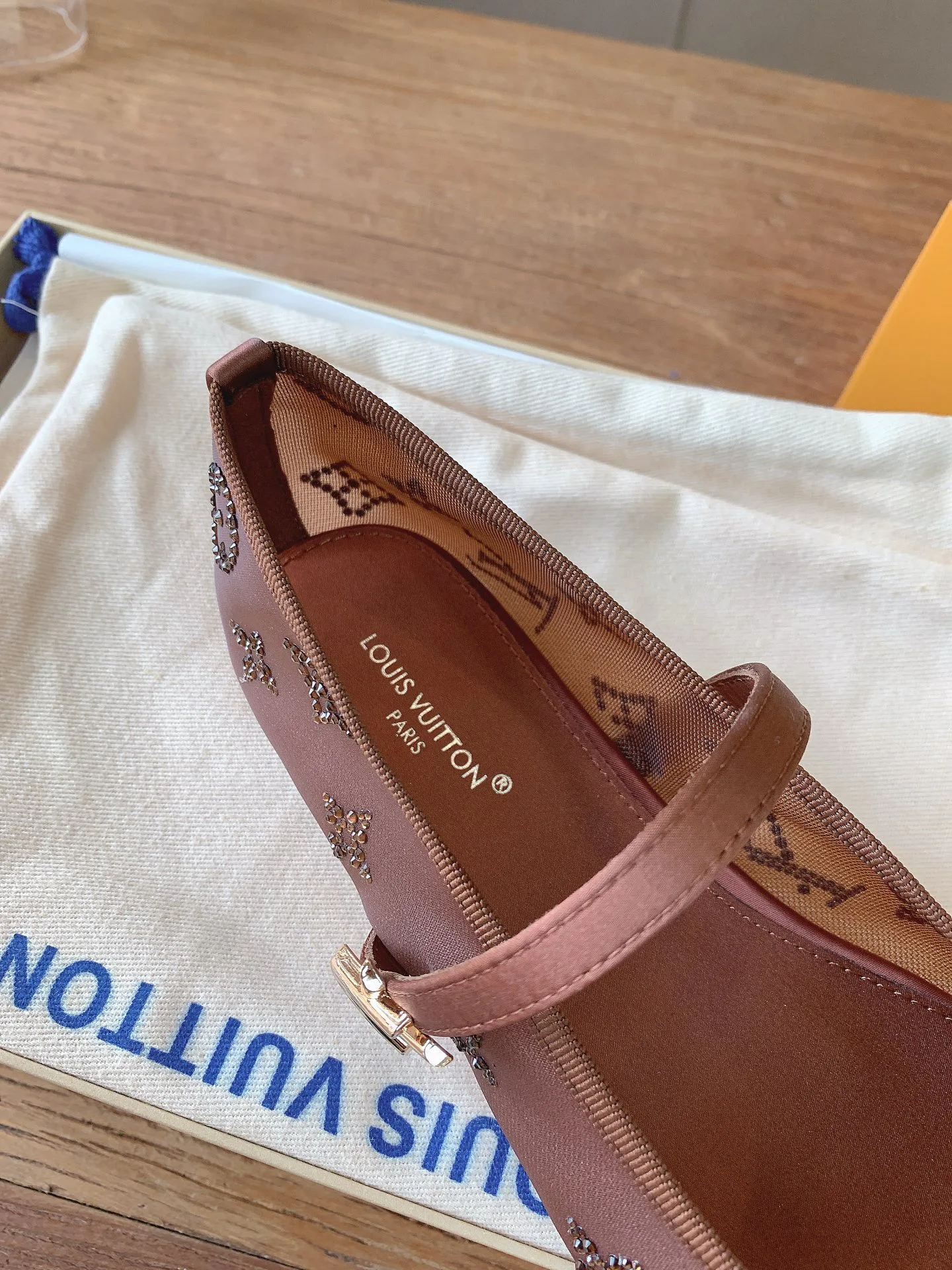Балетки Женские Louis Vuitton 18365401
