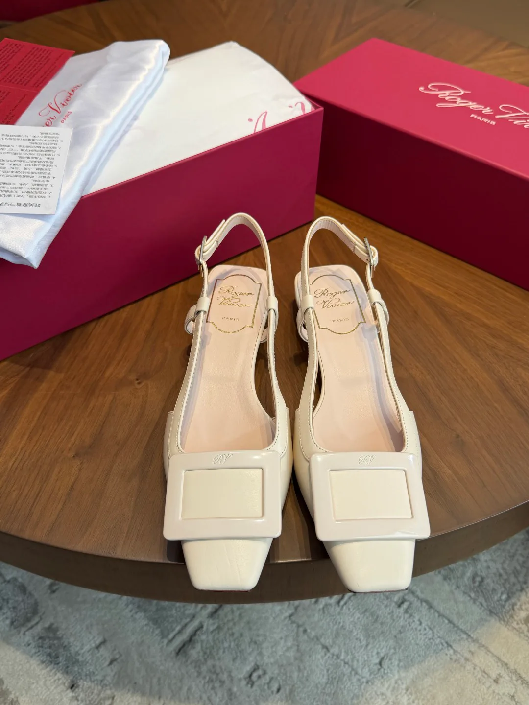 Босоножки Женские Roger Vivier 16848430