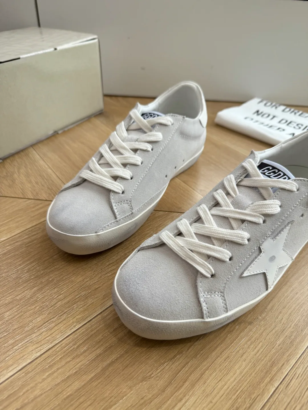 Кроссовки Женские Golden Goose 18801042