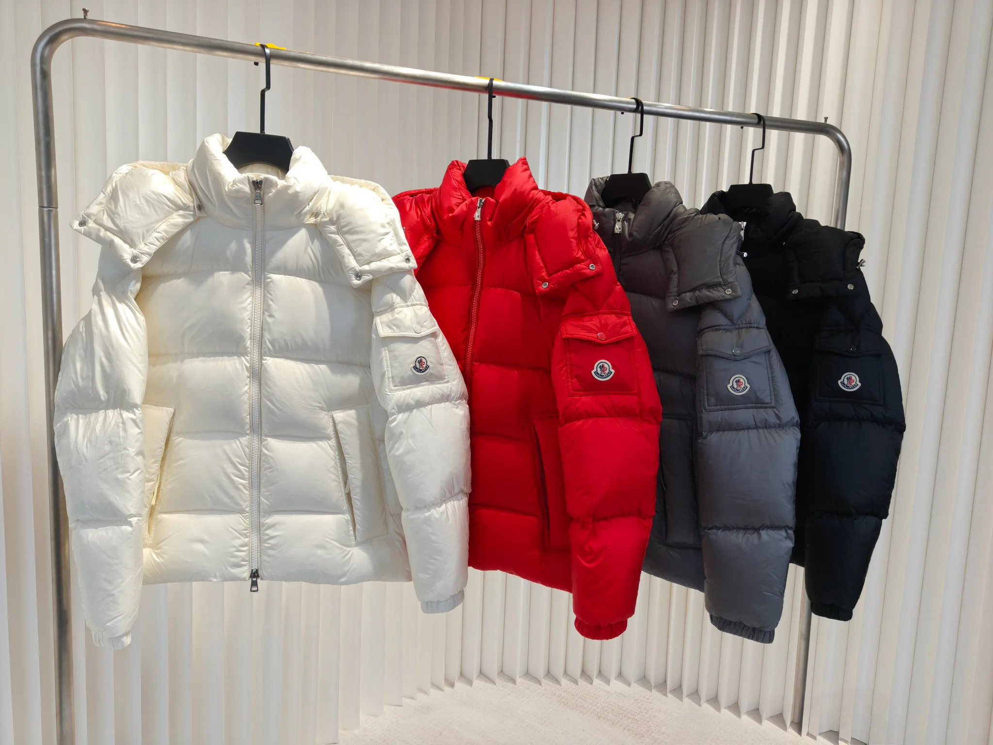 Куртки И Пуховики Женские Moncler 19406657