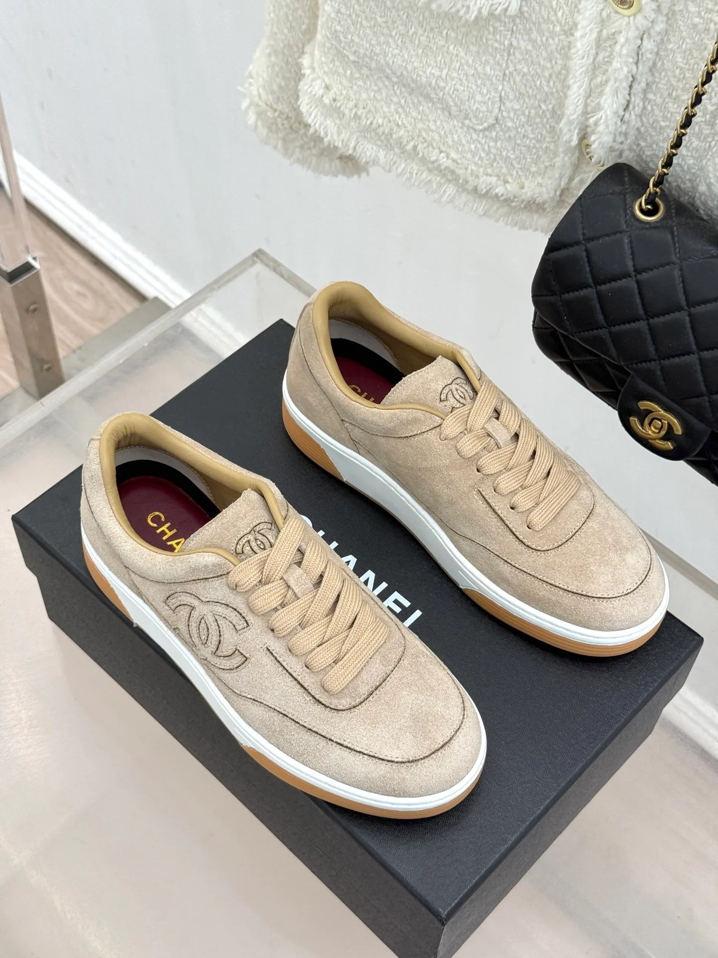 Кроссовки Женские Chanel 18154786