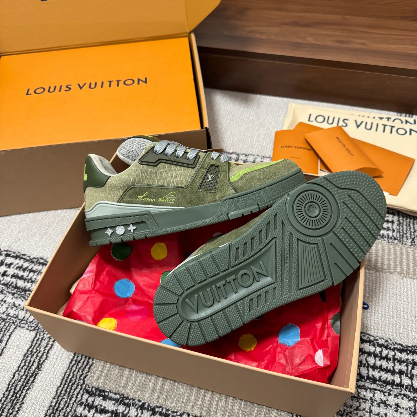 Кроссовки Женские Louis Vuitton 1546836