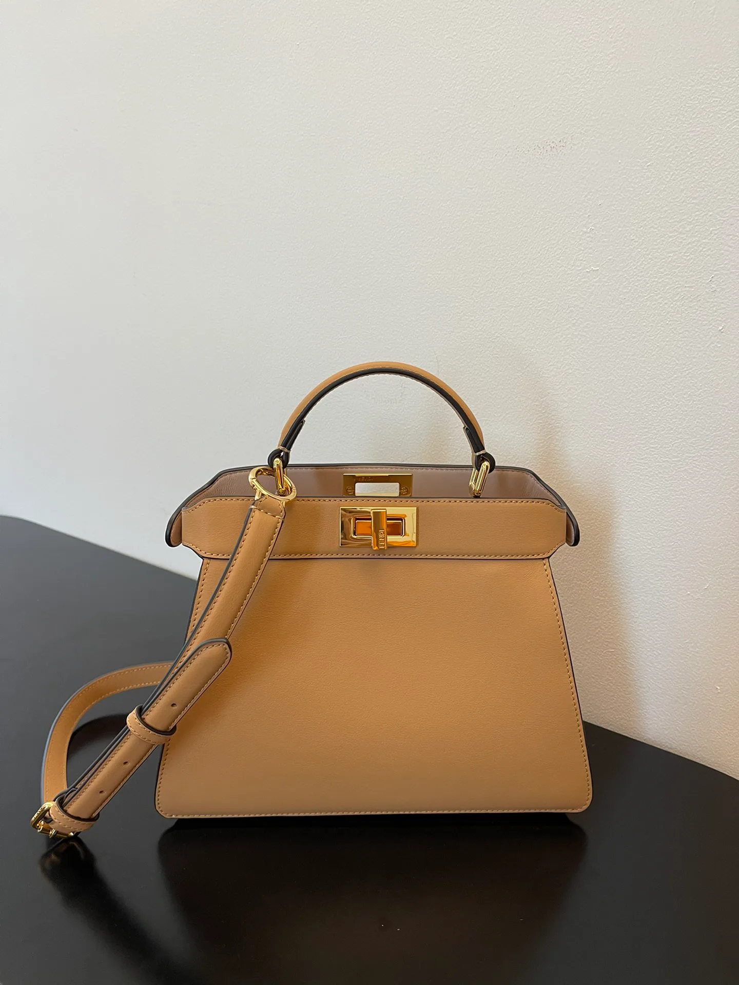 Классические Сумки Женские Fendi 13234503
