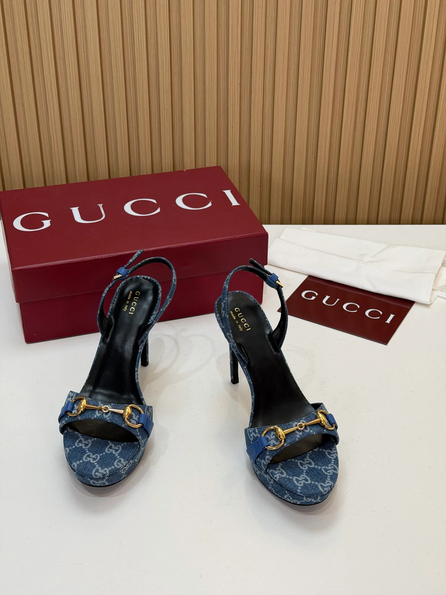 Босоножки Женские Gucci 18396266