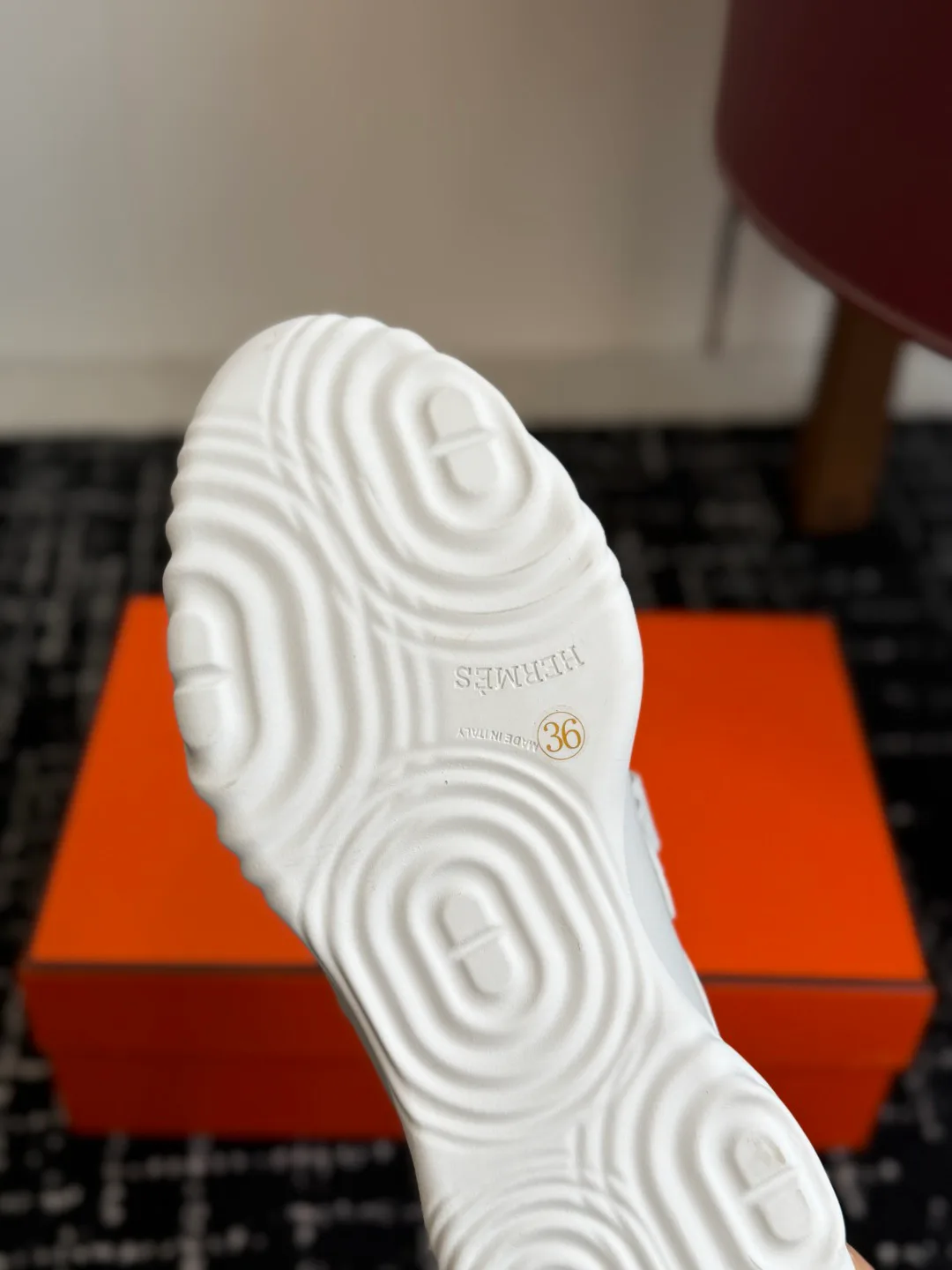 Кроссовки Женские Hermes 18610759
