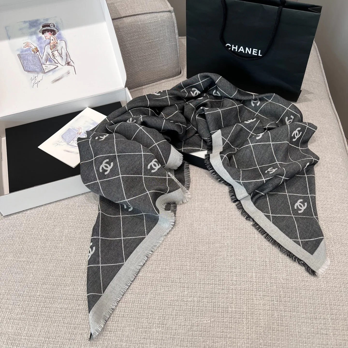 Шарфы Chanel 17913686