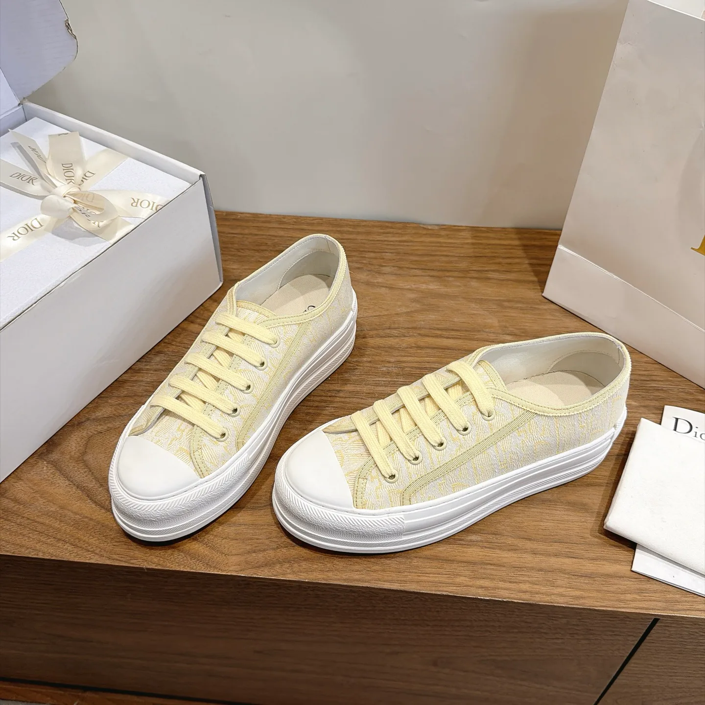Кроссовки Женские Christian Dior 18034460