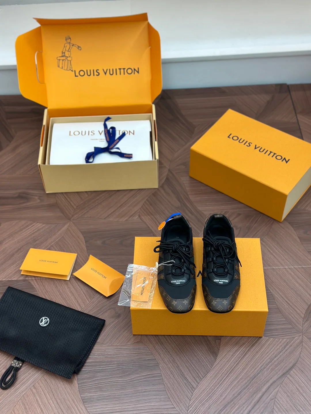 Кроссовки Женские Louis Vuitton 19480033