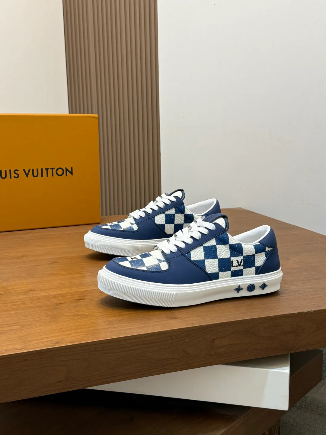 Кроссовки Мужские Louis Vuitton 17447613