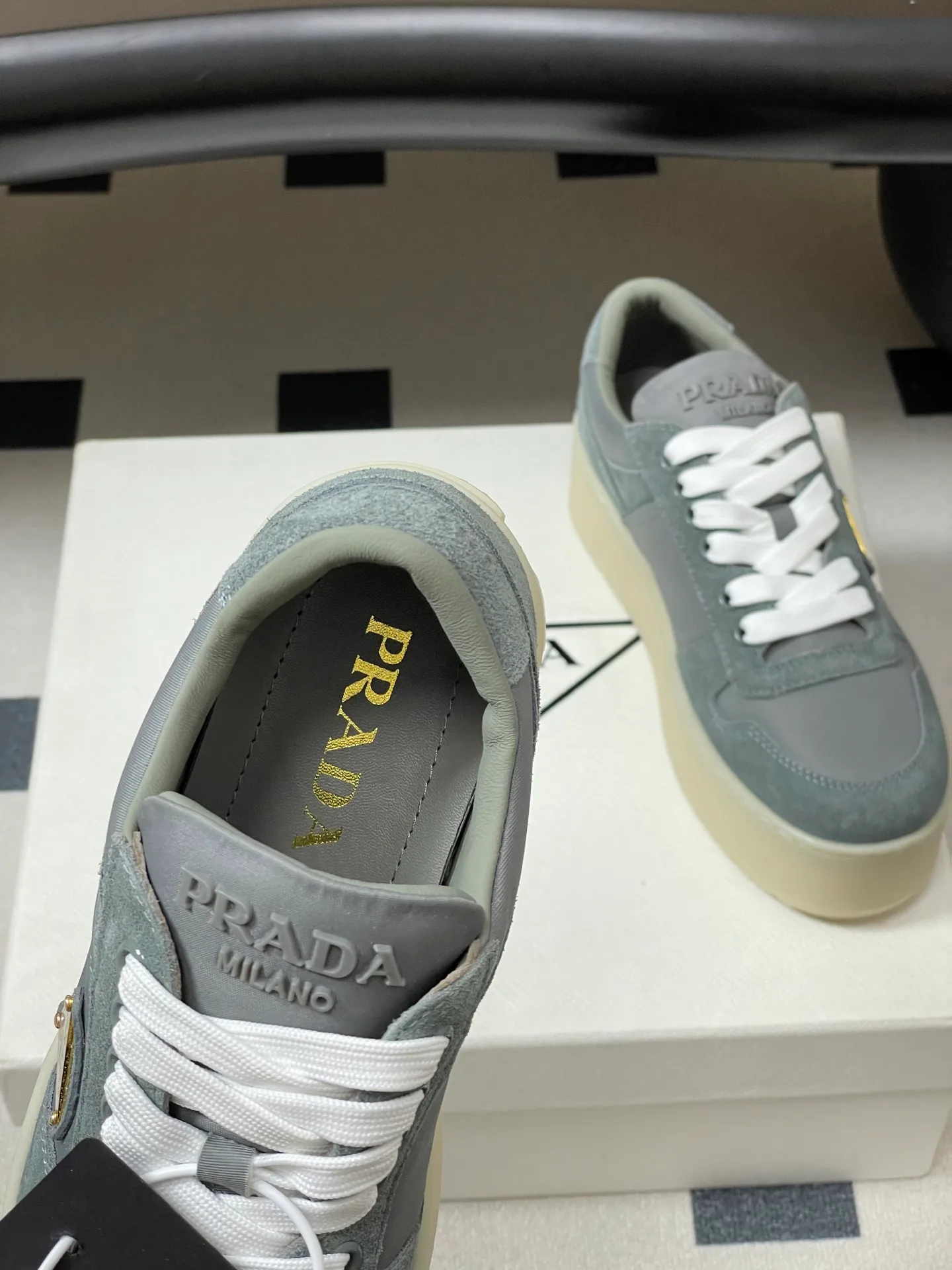 Кроссовки Женские Prada 12810943