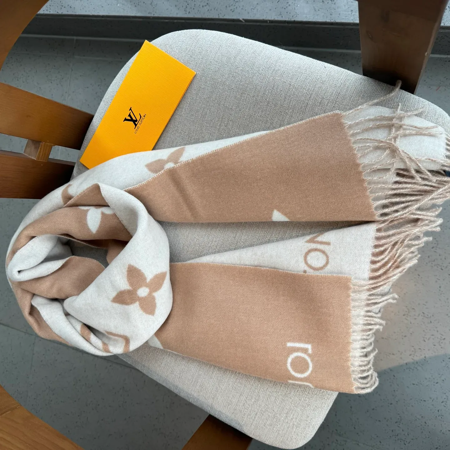 Шарфы Louis Vuitton 6086096