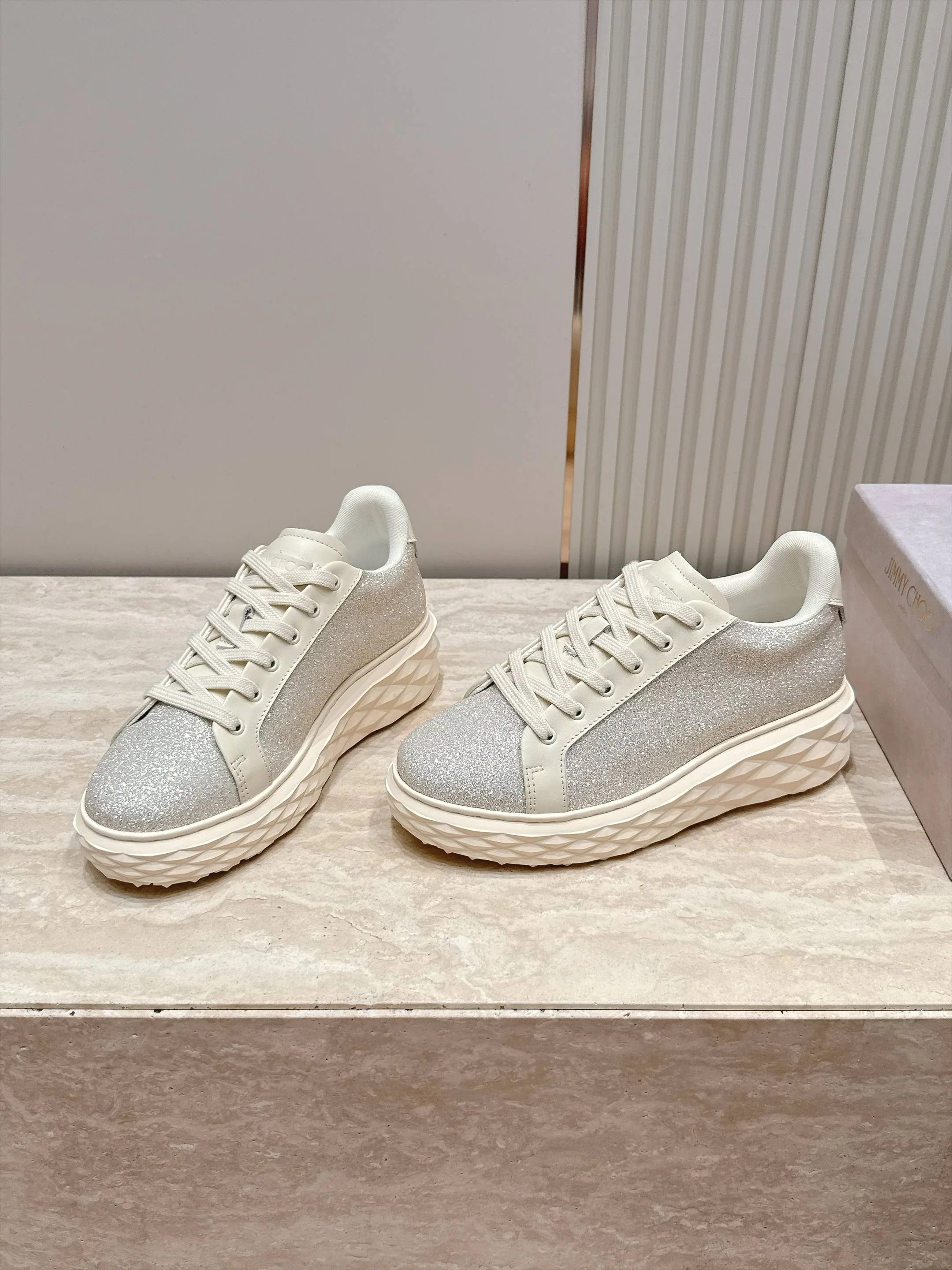 Кроссовки Женские Jimmy Choo 18436555