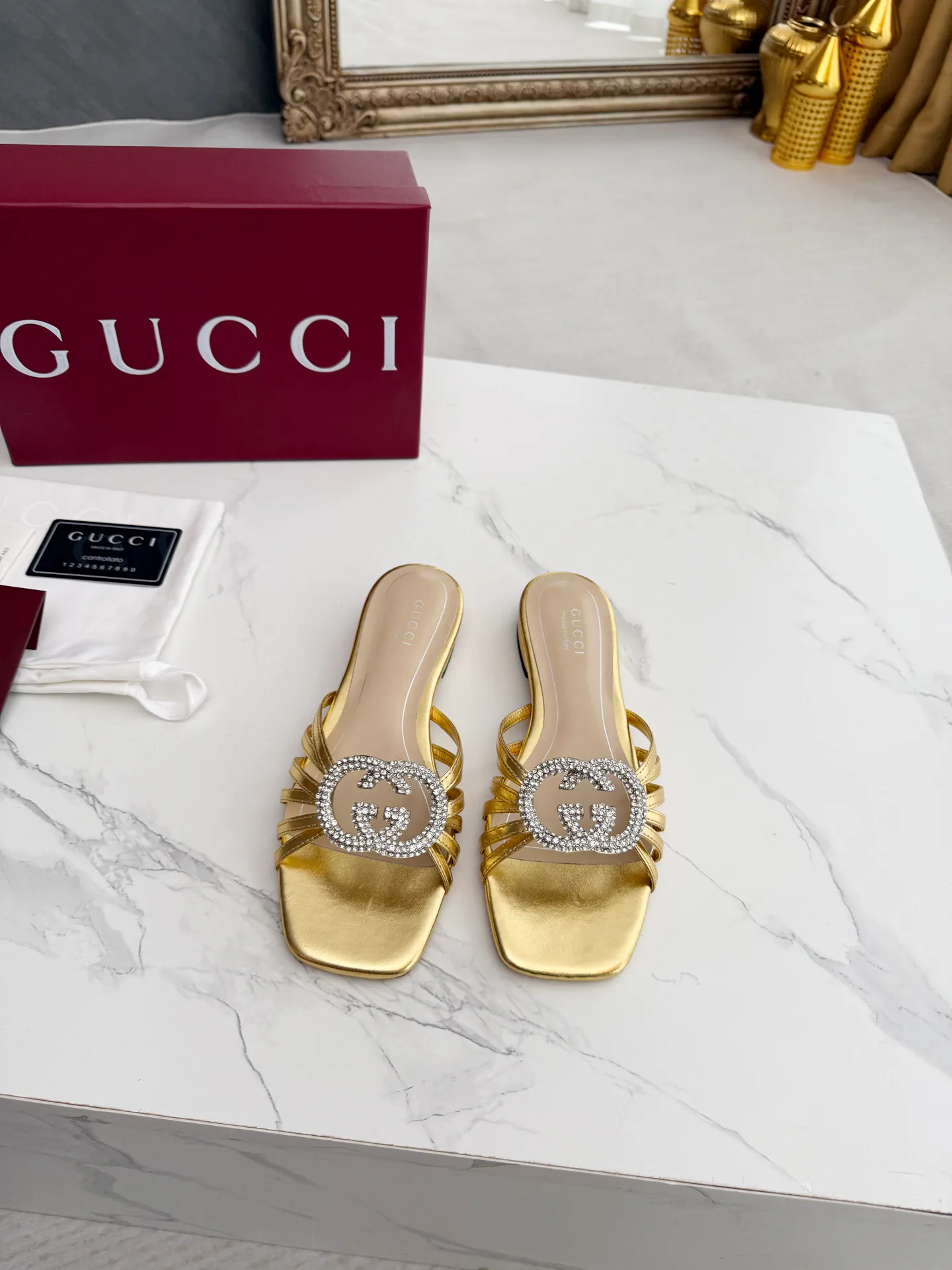 Шлепанцы Женские Gucci 556090