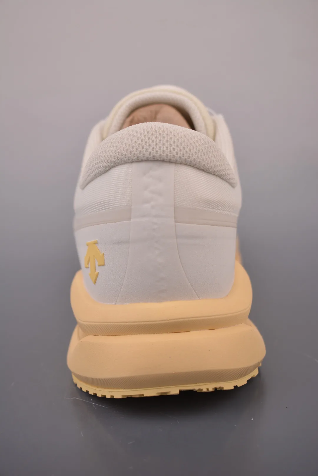 Кроссовки Женские Descente 18562043