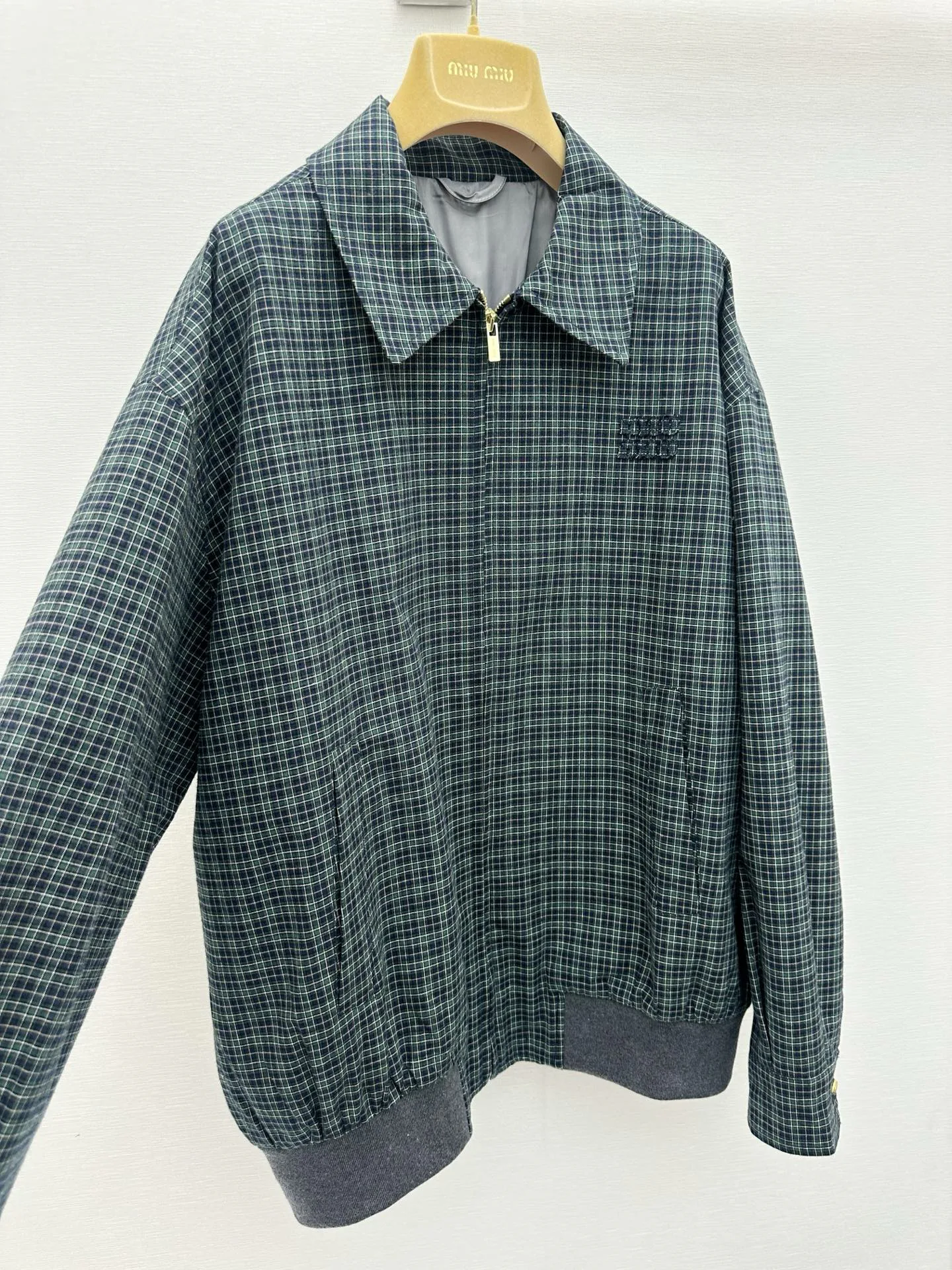 Куртки И Пуховики Женские Miu Miu 18418327