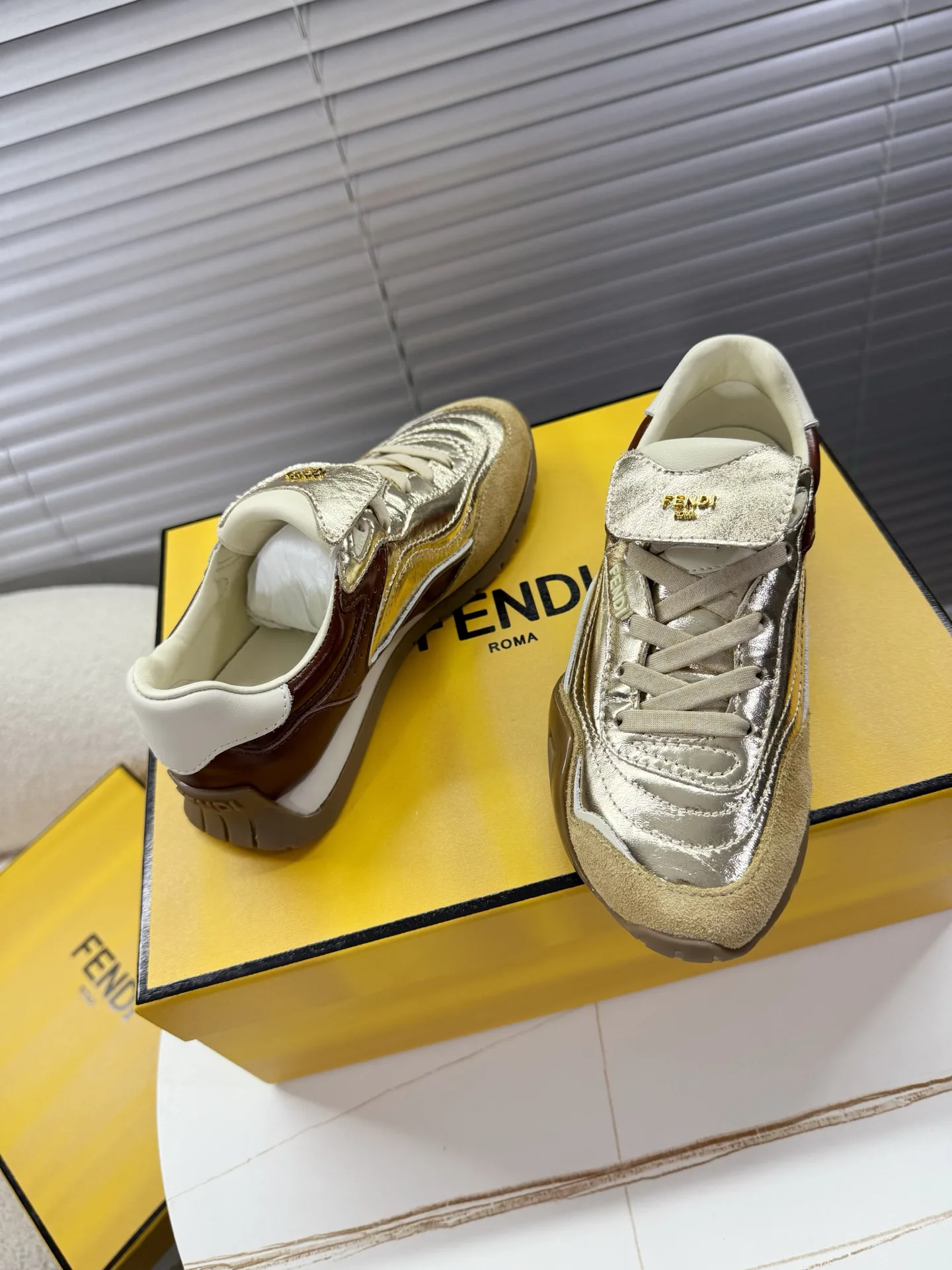 Кроссовки Женские Fendi 254845