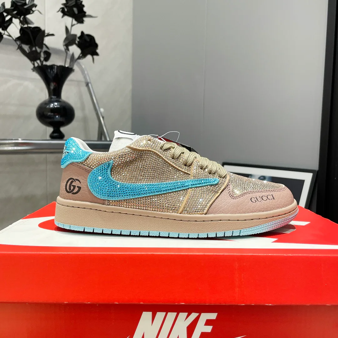 Кроссовки Женские Gucci 209022