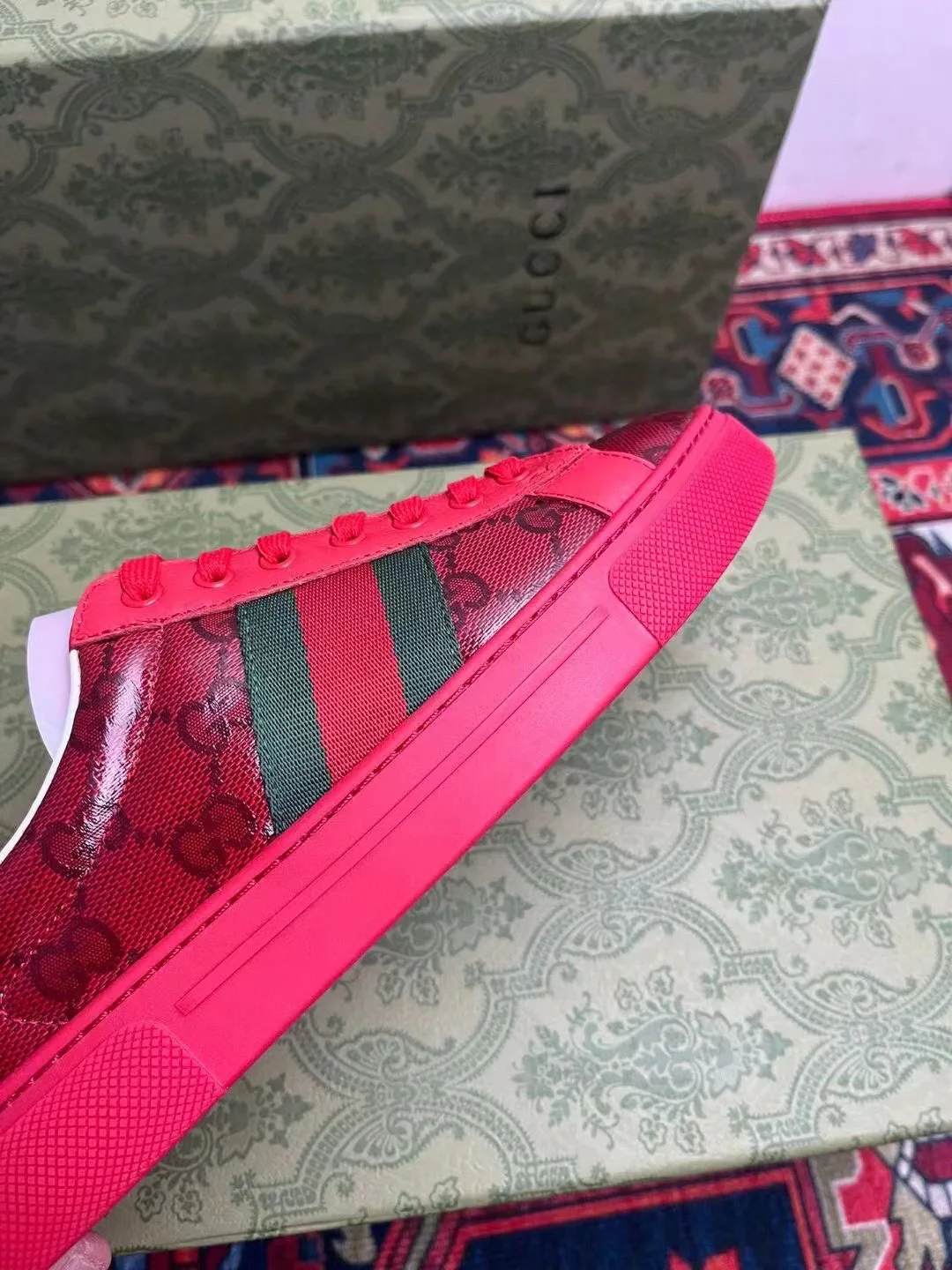 Кроссовки Женские Gucci 19081344