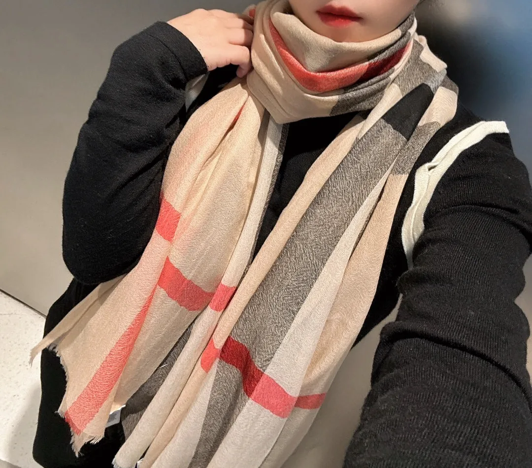 Шарфы Burberry 18275108