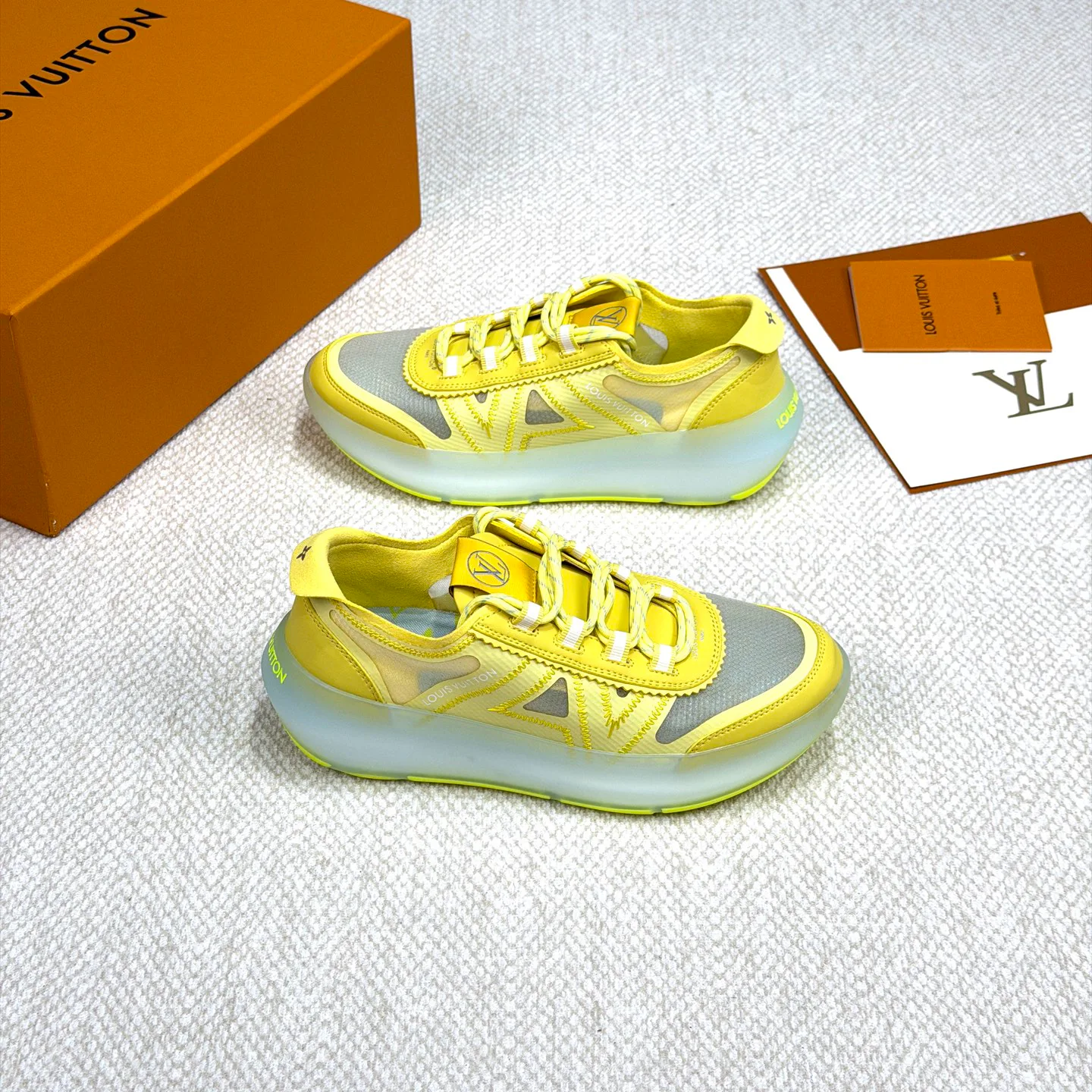 Кроссовки Женские Louis Vuitton 18265149