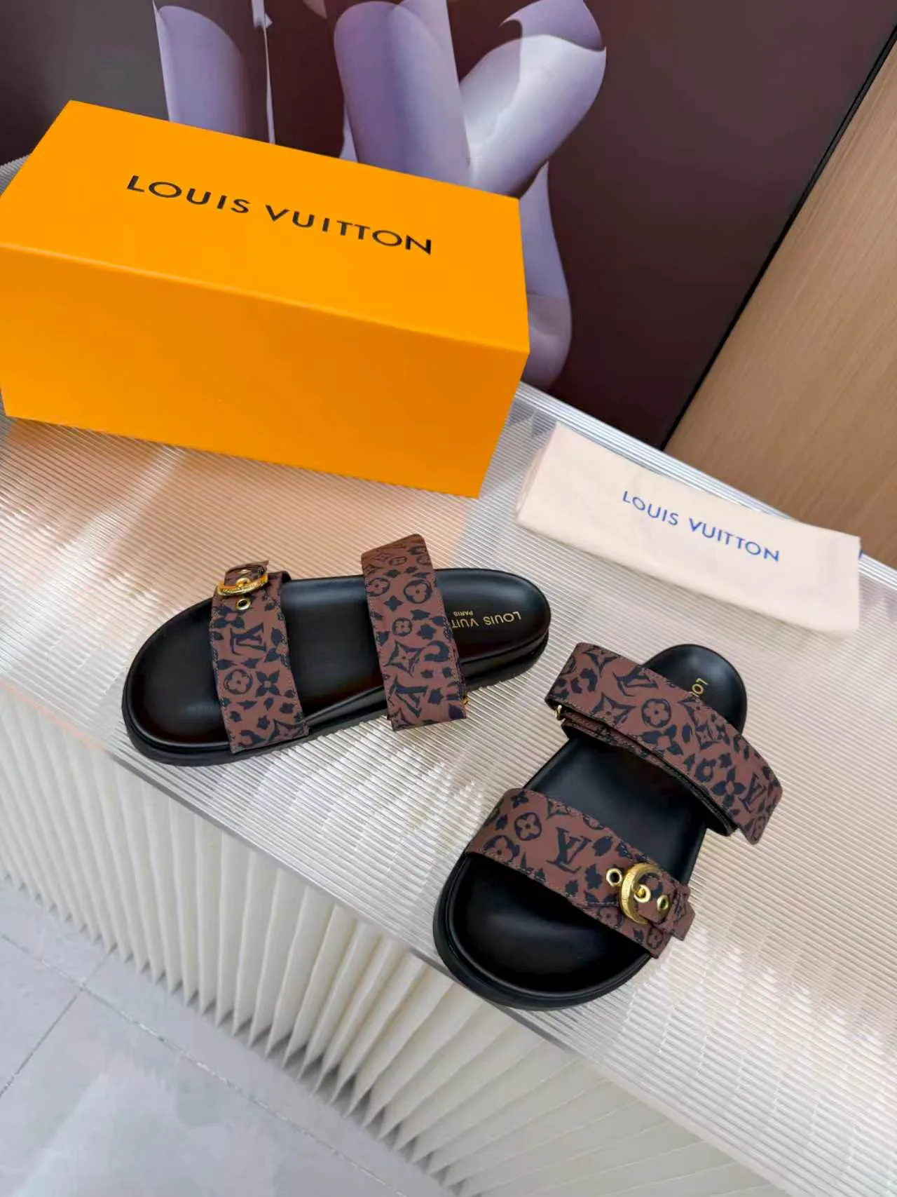 Шлепанцы Женские Louis Vuitton 11633024