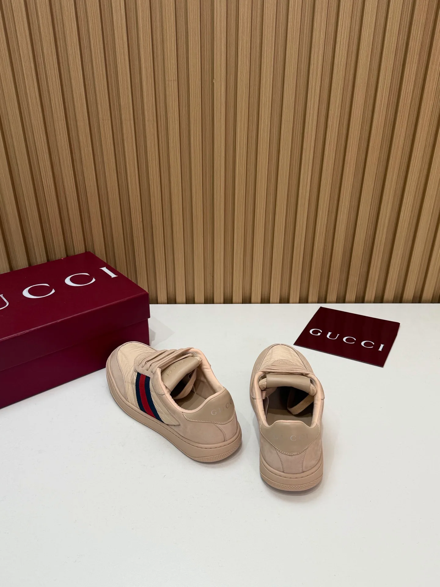 Кроссовки Женские Gucci 18700133