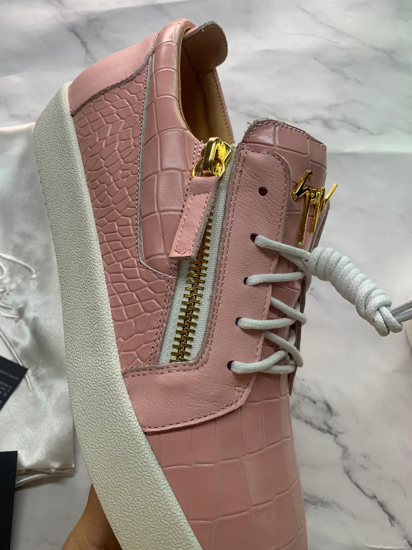 Кроссовки Женские Giuseppe Zanotti 17955599