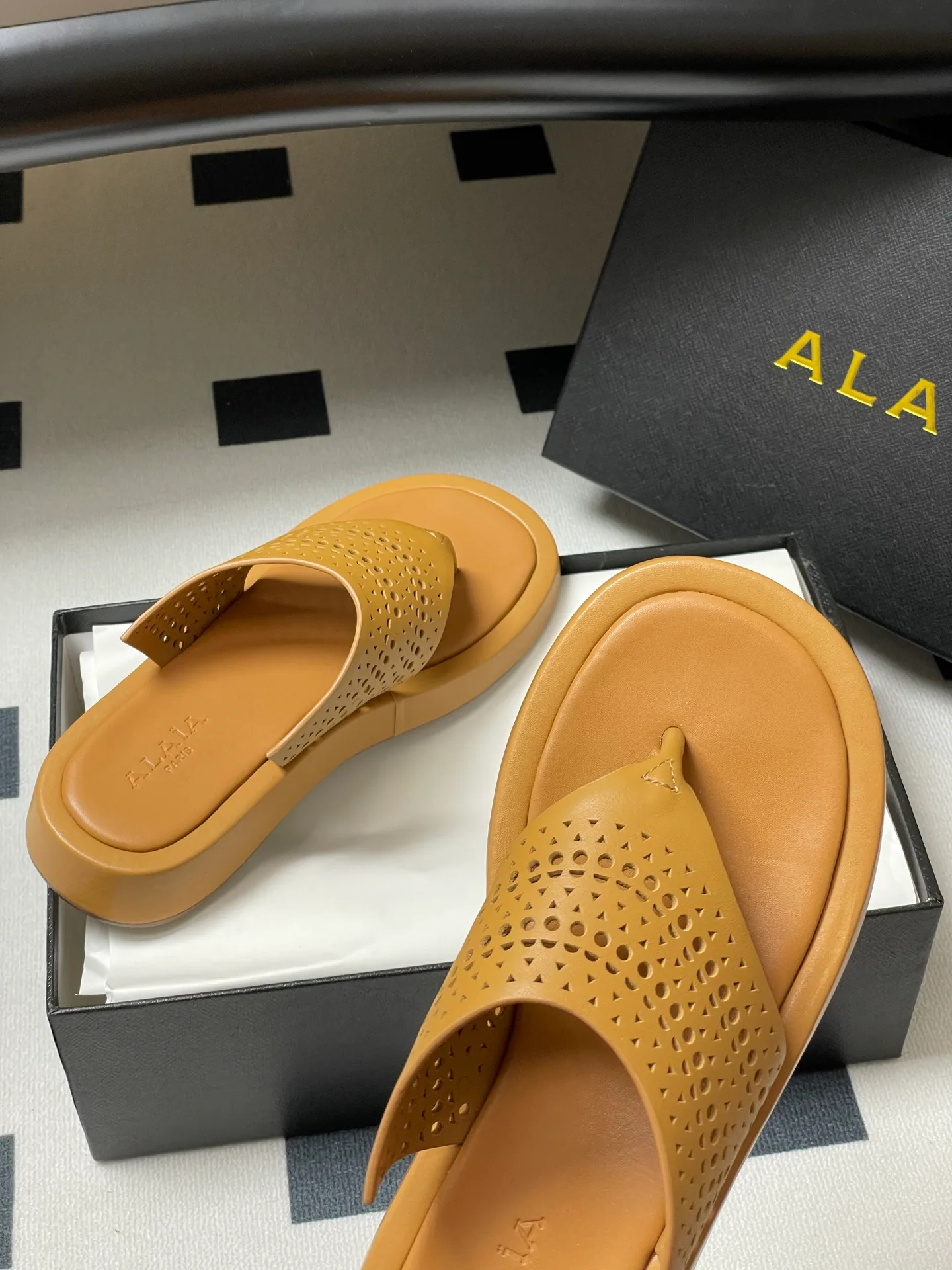 Шлепанцы Женские Alaia 22787
