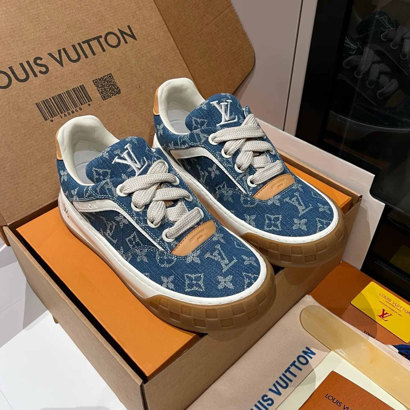 Кроссовки Женские Louis Vuitton 1412736