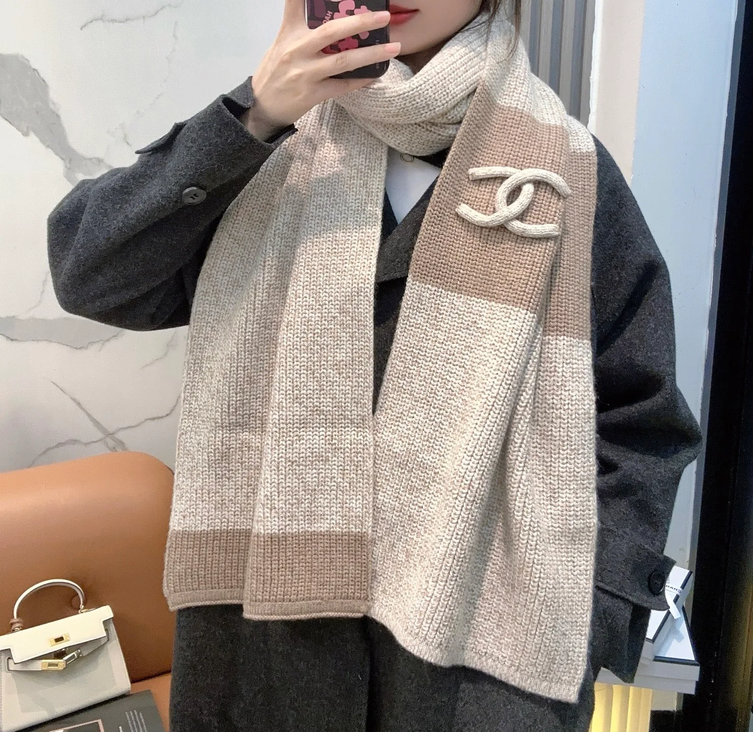 Шарфы Chanel 18105428