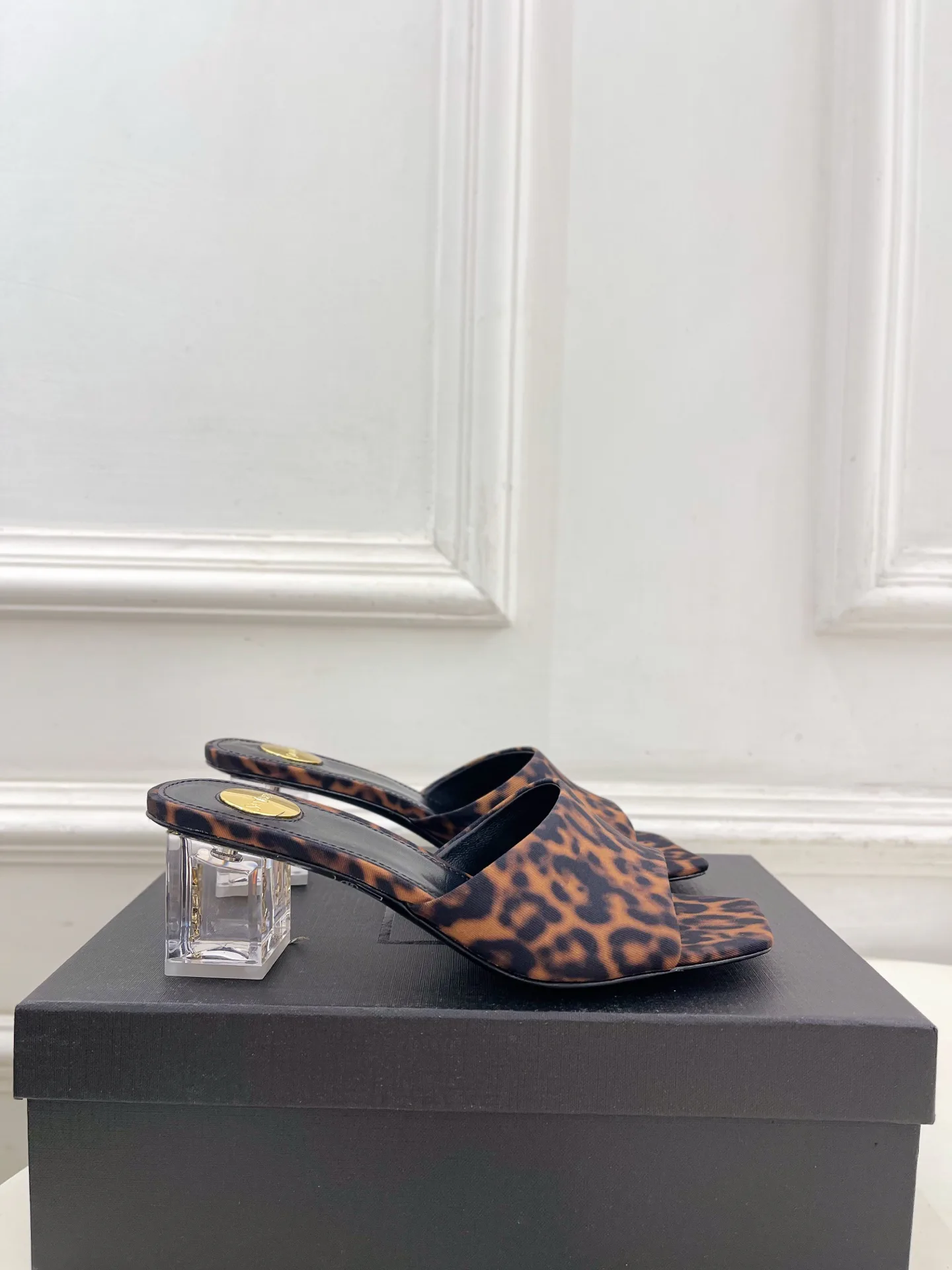 Босоножки Женские Saint Laurent 17506898