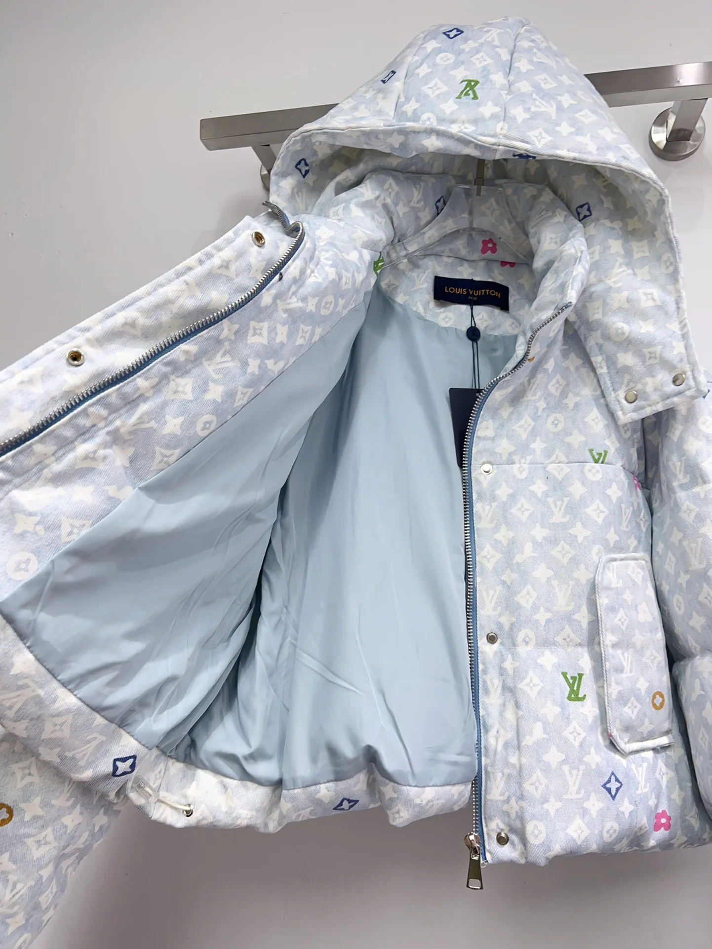 Куртки И Пуховики Женские Louis Vuitton 1137736