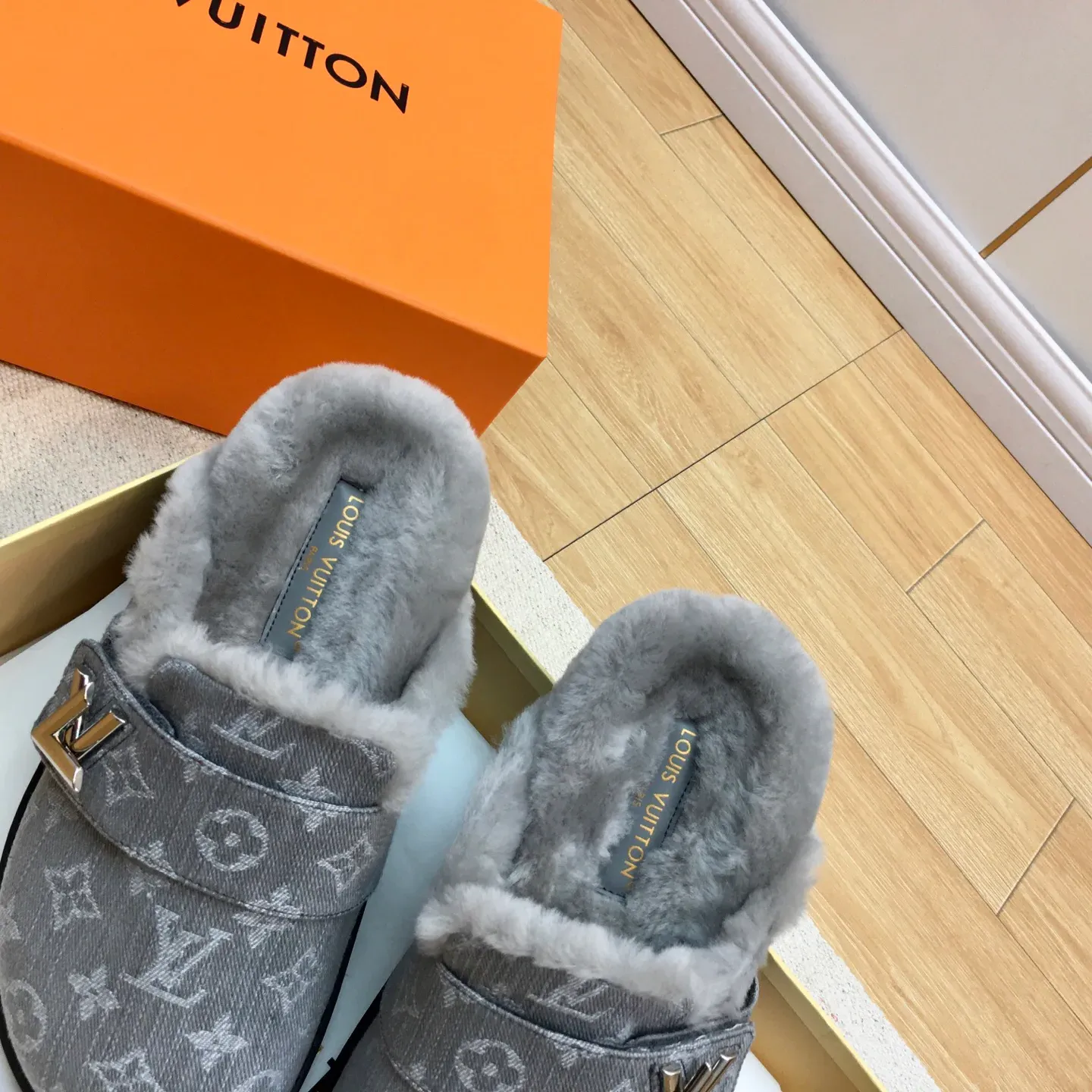 Тапочки Женские Louis Vuitton 3443667