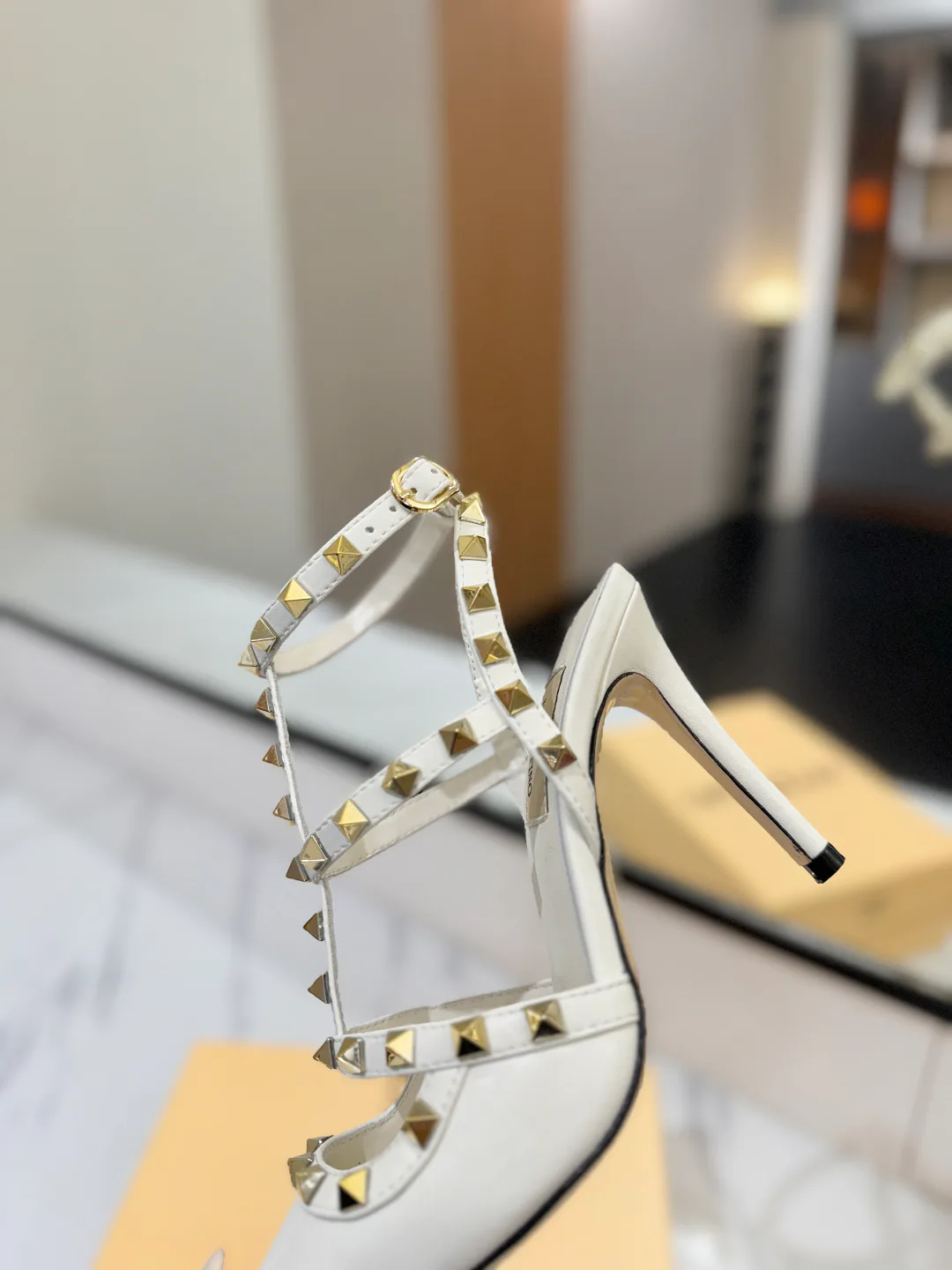 Босоножки Женские Valentino 17366646