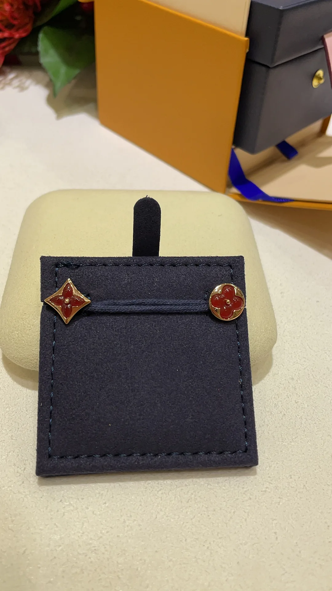 Бижутерия Louis Vuitton 4213