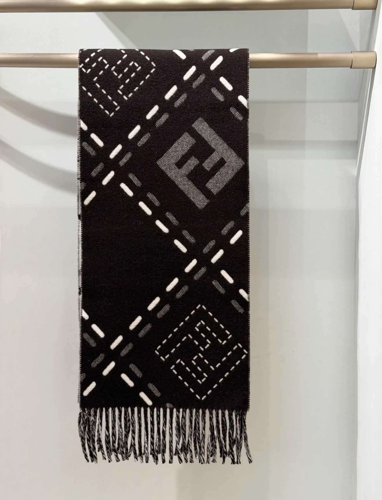 Шарфы Fendi 18426911