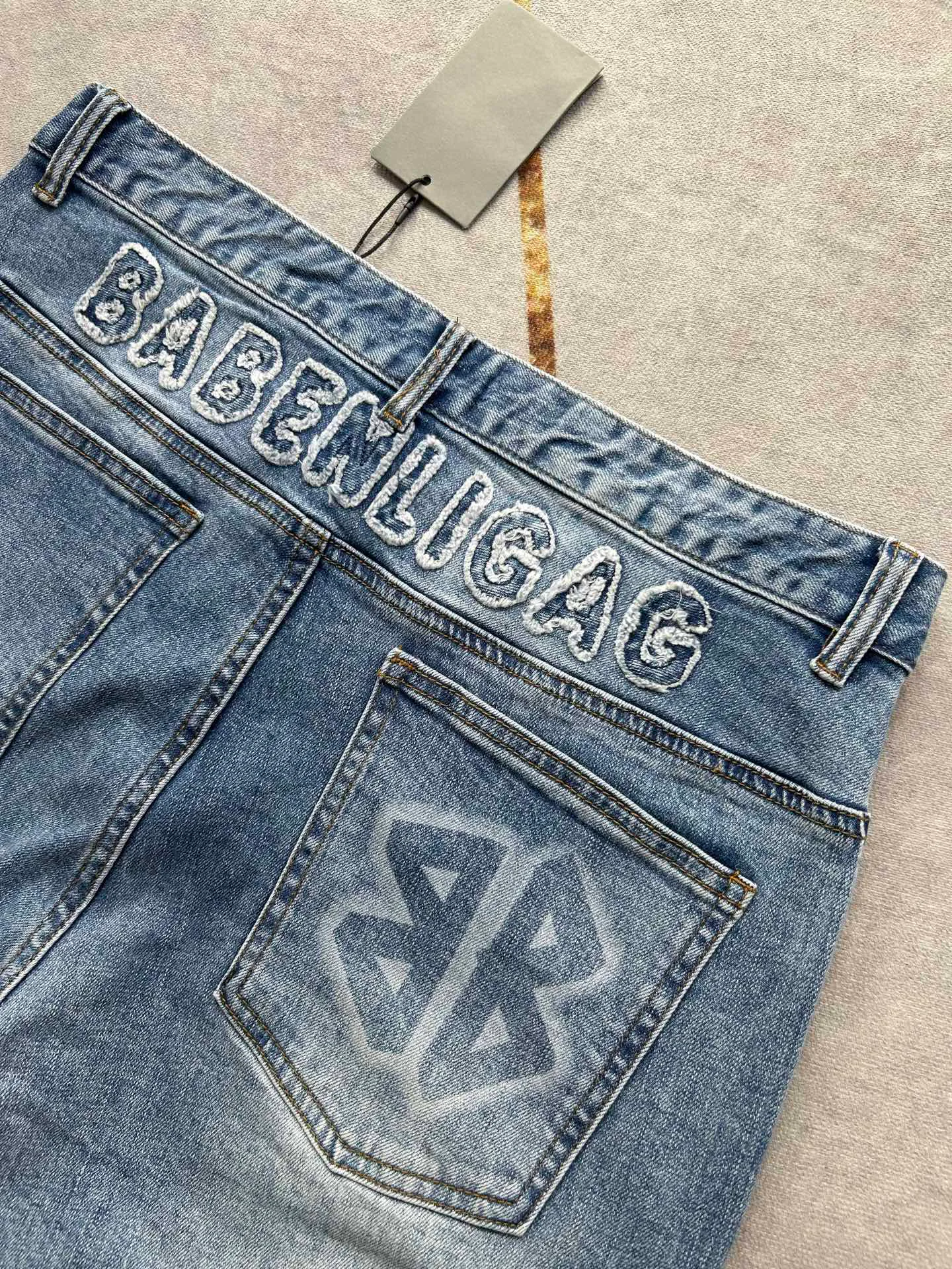 Джинсы Женские Balenciaga 10658011